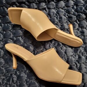 Womens US 15 Cream Slip On Heels